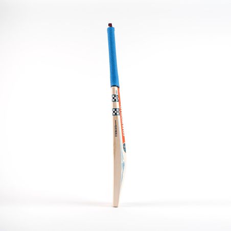 Murciélago de cricket Nicolls Shockwave 2.